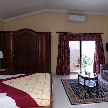 Hotel Barmoi Freetown Buitenkant foto