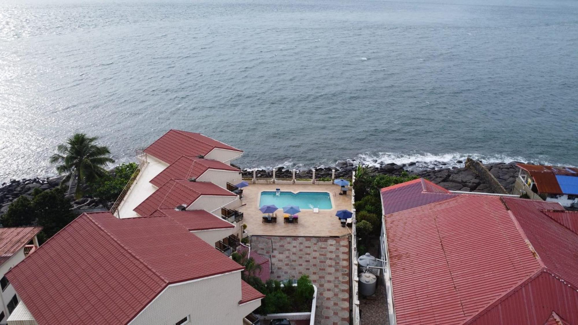 Hotel Barmoi Freetown Buitenkant foto