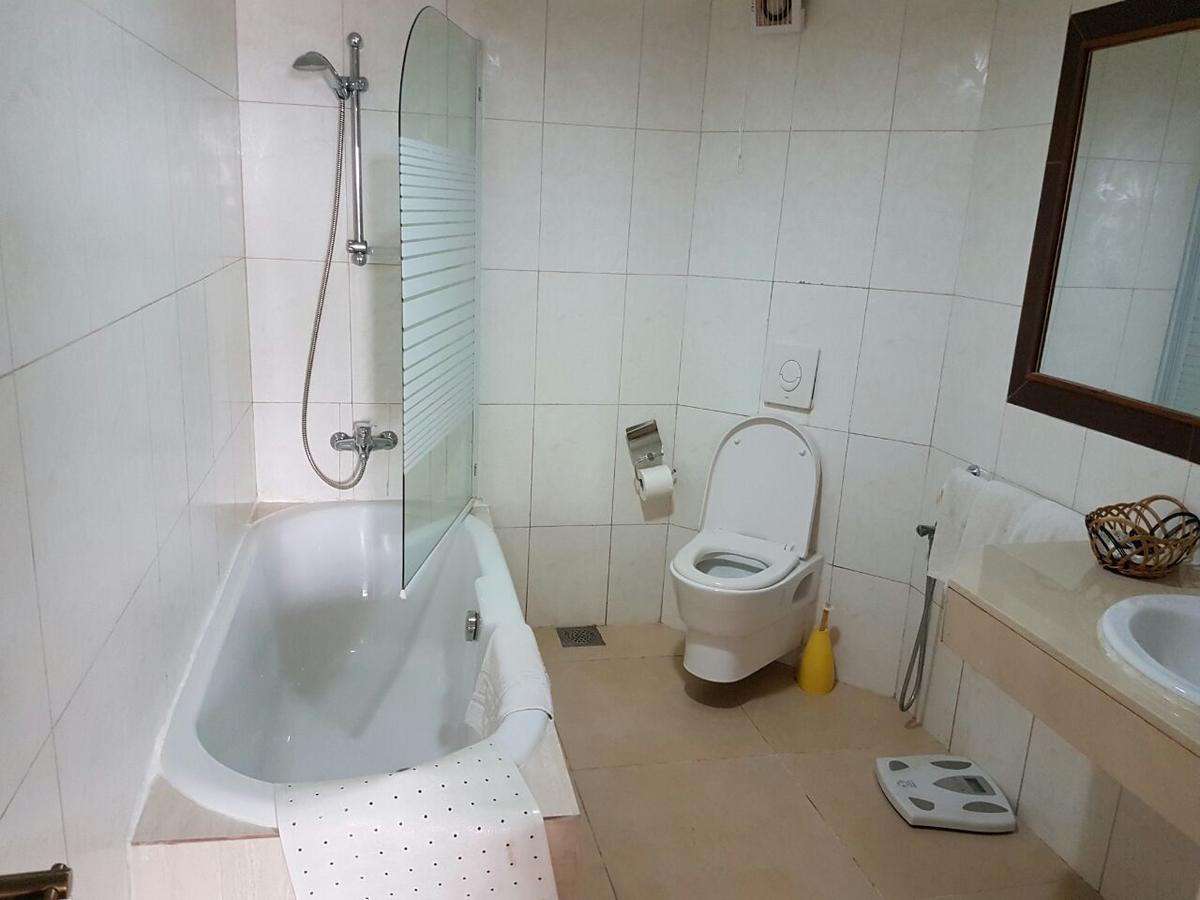 Hotel Barmoi Freetown Buitenkant foto