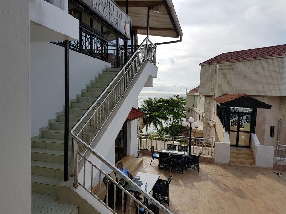Hotel Barmoi Freetown Buitenkant foto